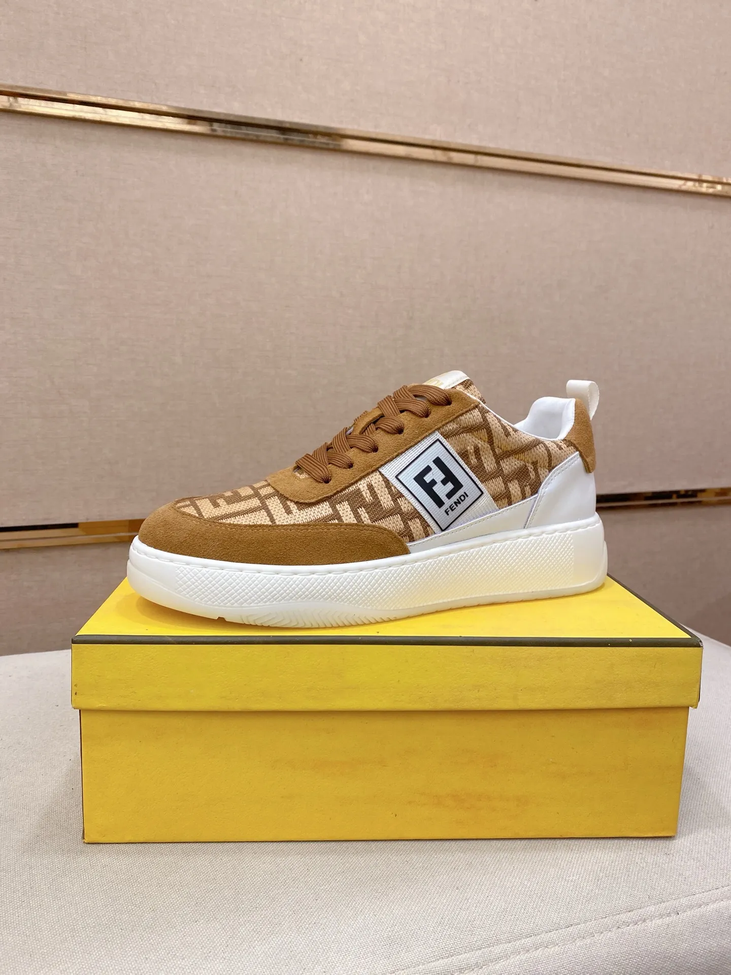 Men's shoes 💰 440💰 (fendi) New style 👊🏻 upper 🇮🇹 imported cowhide fabric 🇩🇪 lining imported sheepskin lining. The original outsole is molded to highlight the identity of every man, and the upper foot is elegant and stable🚶🏻🚶🏻The high-end custom counters reproduce the original version📯No matter the wind or rain, the shoe last remains unchanged and can withstand the verification of time🔍️,🔵 Size: 38-44